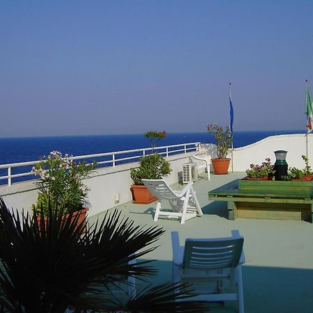 Hotel Il Vascello Marina Serra Bagian luar foto