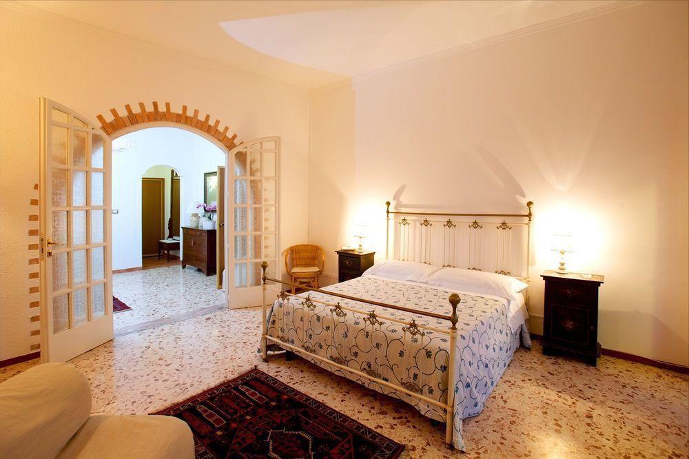 Hotel Il Vascello Marina Serra Bagian luar foto