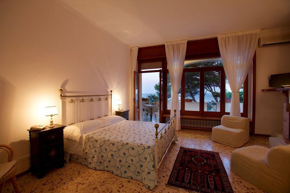 Hotel Il Vascello Marina Serra Bagian luar foto